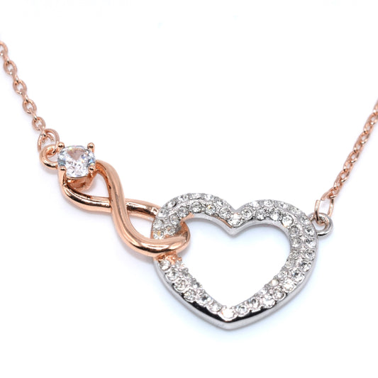 Collana Oro, Collana Cuore, Un Cuore Ricoperto Di Strass, Collana Simbolo Dell’Infinito, Collana Oro Rosa, Un Regalo Prezioso E Un Gioiello Che Incanta.