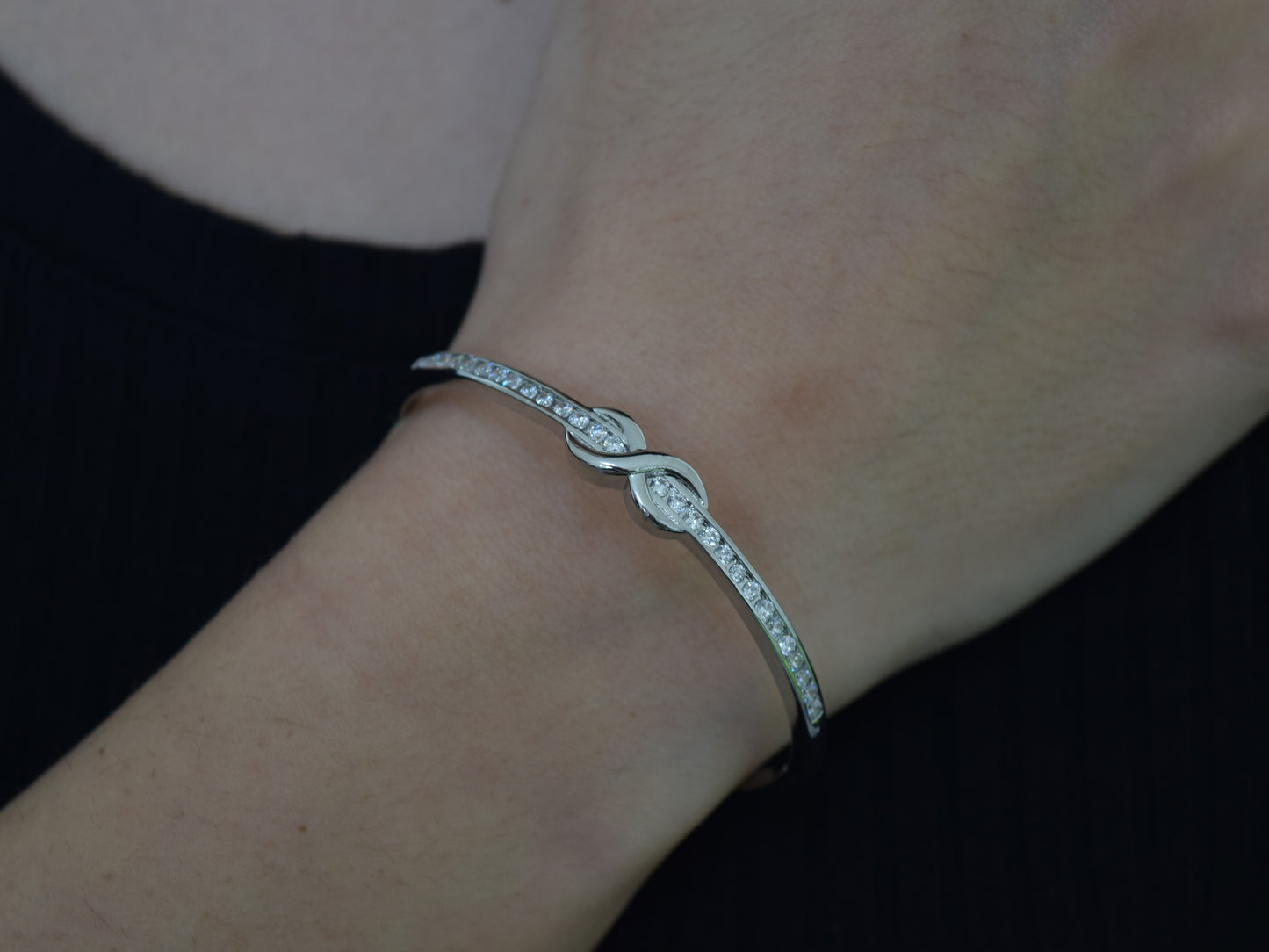 Bracciale Argento Con Simbolo Dell'Infinito E Strass Di Brillanti Zirconi, Bracciale Rigido Argento, Bracciale Infinito, Regalo Perfetto, Gioiello Indimenticabile.
