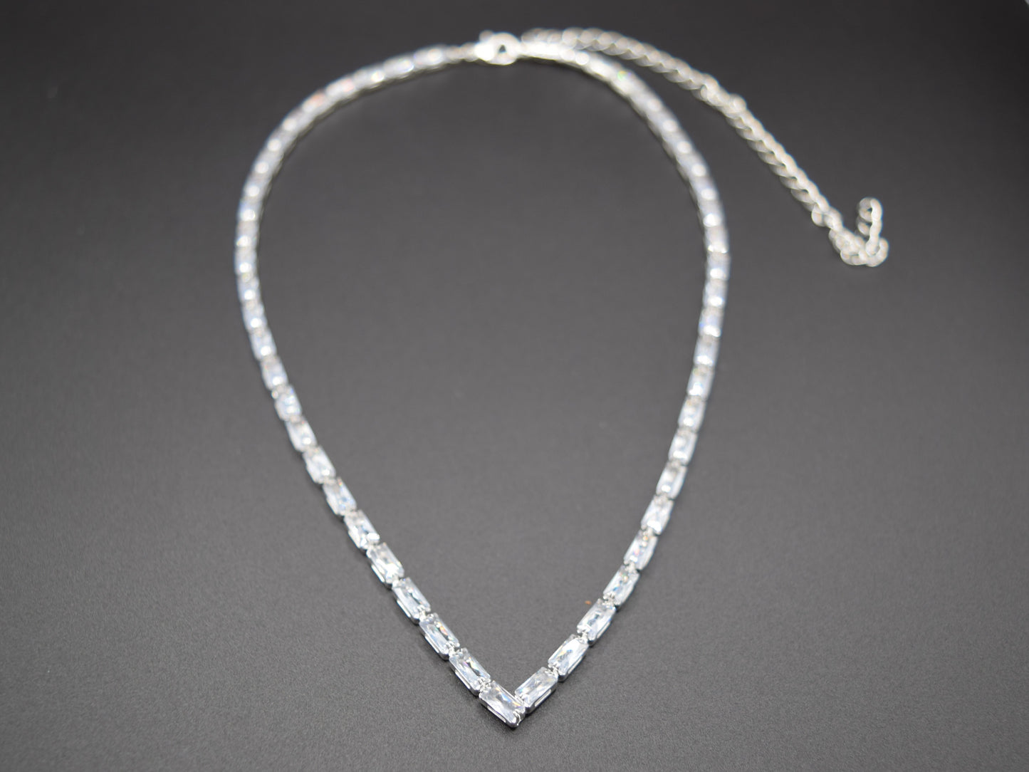 Collana Tennis Donna. Questa Collana Argento Collezione Angelic, Composta Da Brillanti Zirconi è Un Regalo Perfetto E Un Gioiello Indimenticabile.