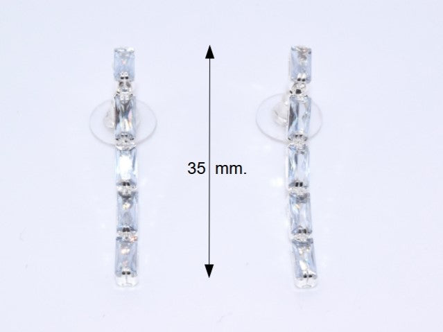 Orecchini Argento Con 5 Maxi Zirconi: Luce Radiosa Al Tuo Volto, Splendore Senza Pari, Un Regalo Indimenticabile, Eleganza E Lusso,  Brilla Come Una Diva, Un Gioiello Che Cattura Gli Sguardi.