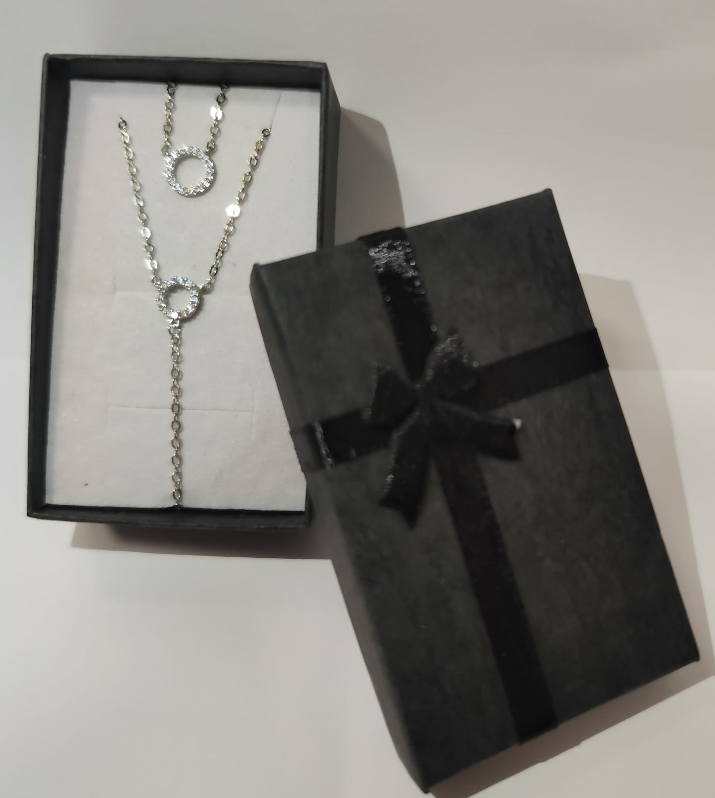 Collana pendente con strass e zircone luminoso